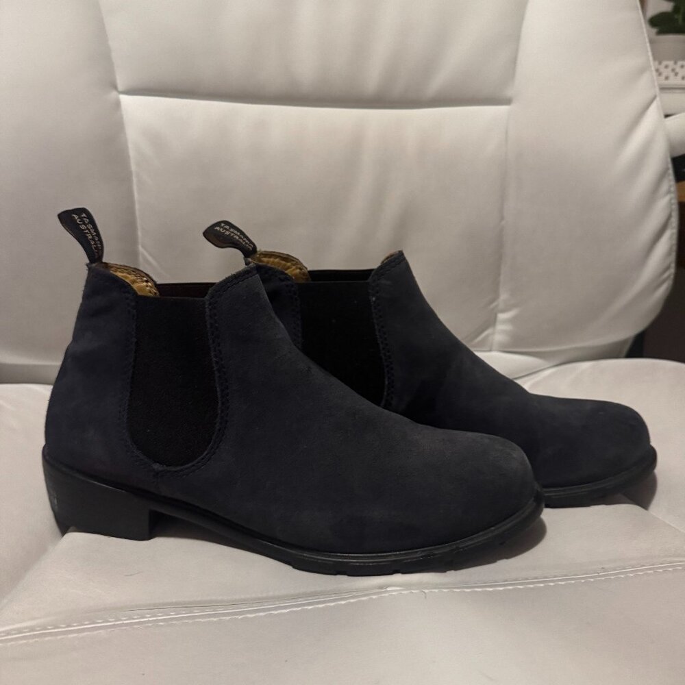 Blundstone Low Heel Ankle Boots - Navy Blue Suede - Size US10/EU41